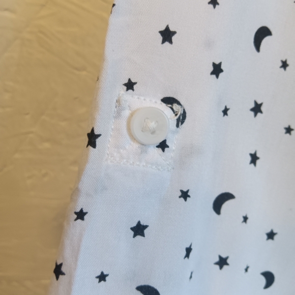 beachlunchlounge White and Black Celestial Print Shirt Is Small - Picture 3 of 7